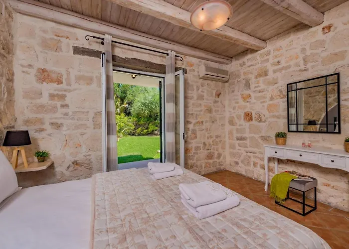 Rizolia Epta By فيلة Lithakia (Zakynthos)