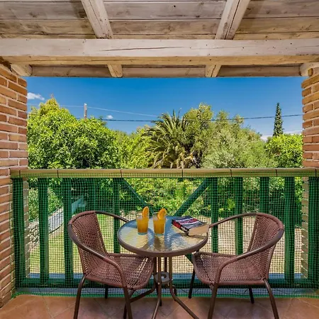 Villa Rizolia Epta By