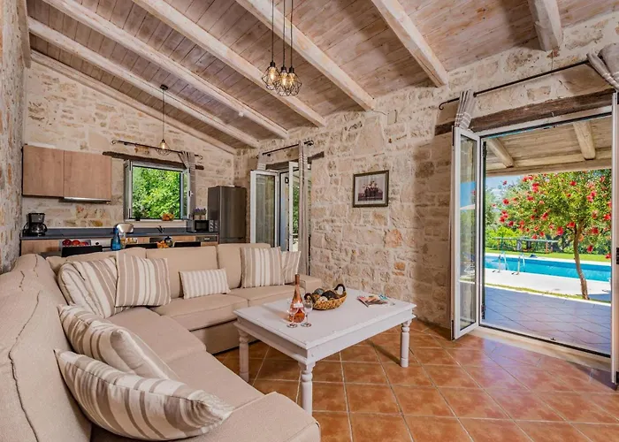 Rizolia Epta By Lithakia (Zakynthos)